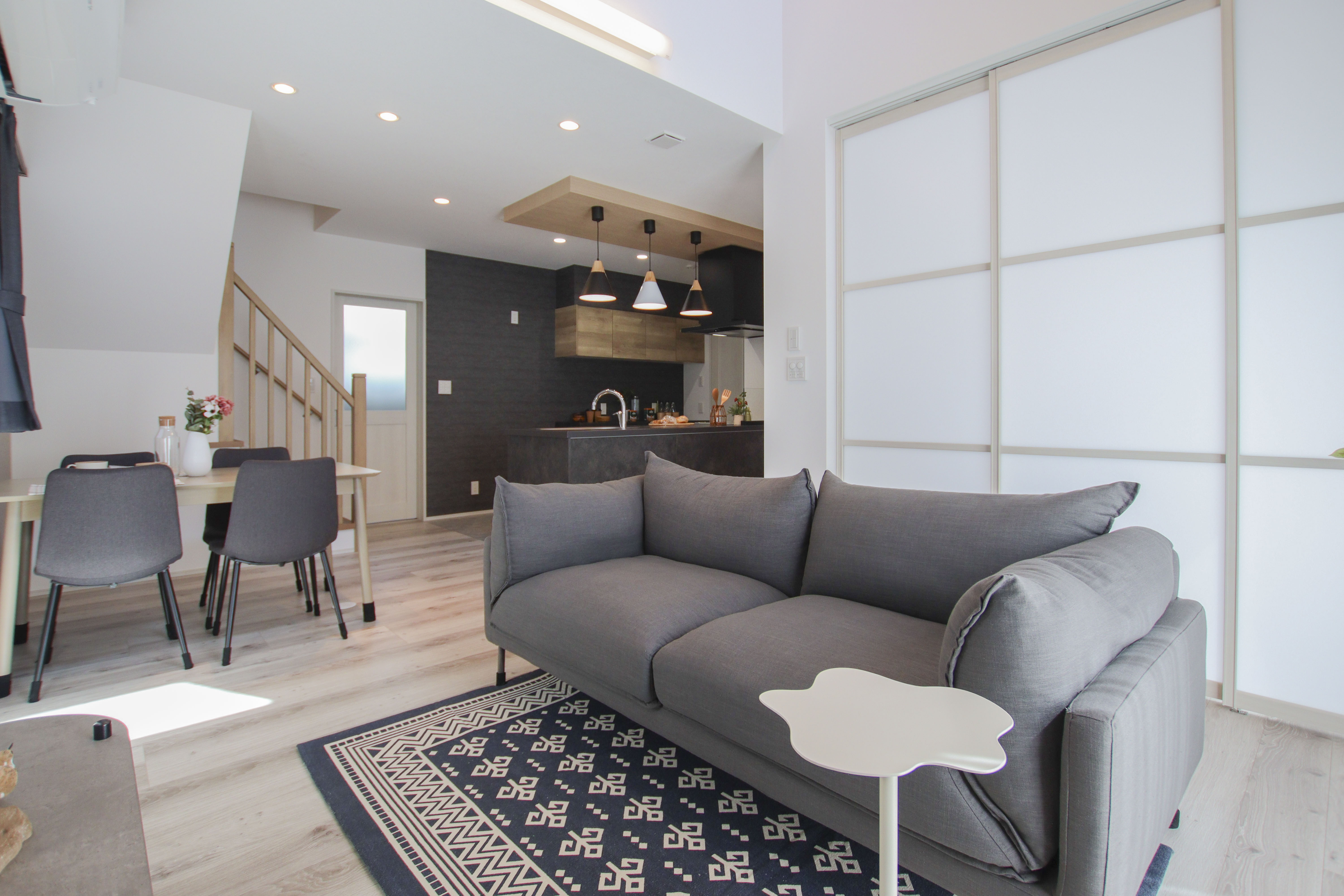 家族を優しく結ぶ「効率」と「余白」のある3LDKの住まい・内観